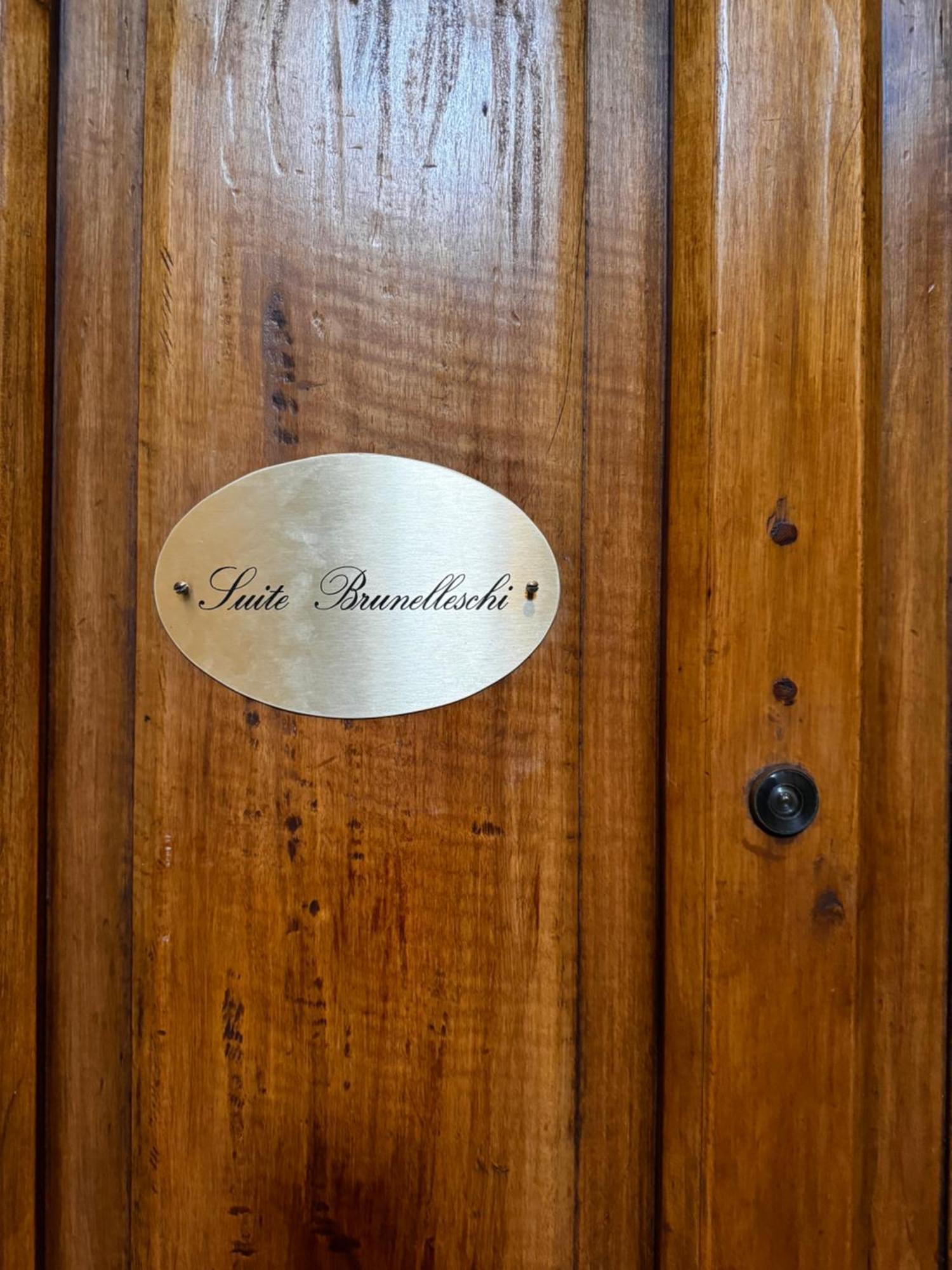 Suite Brunelleschi Florence - 14Th Century Suite Just 120 Steps From Cathedral - Intero Appartamento Extérieur photo